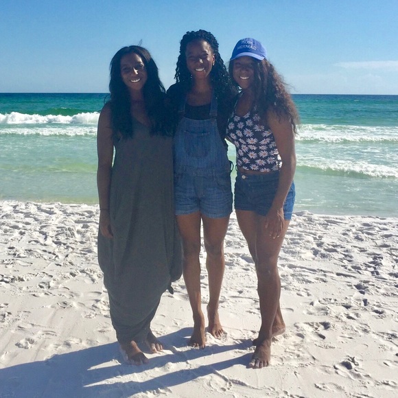 Meet your Posher, Samuel Sisters - Picture 2 of 6